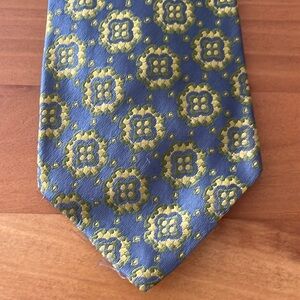 Blue and yellow tie wembly